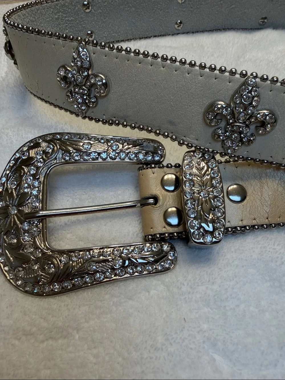 Silver Crystal-Studded Fleur De Lis design Women's Fashion Belt